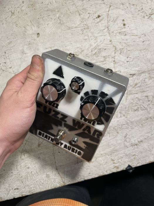 Death by Audio FUZZ WAR