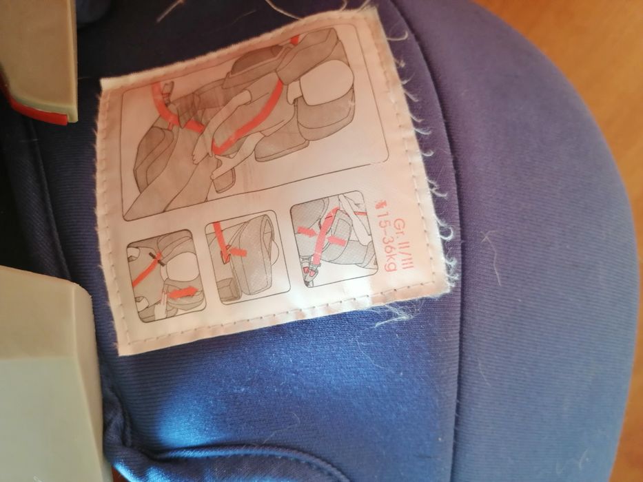 Продам детское автокресло б/у синего цвета .