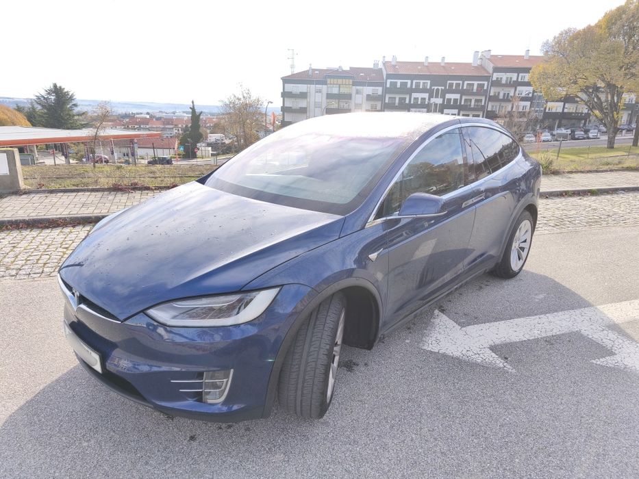 Tesla Model X 75D