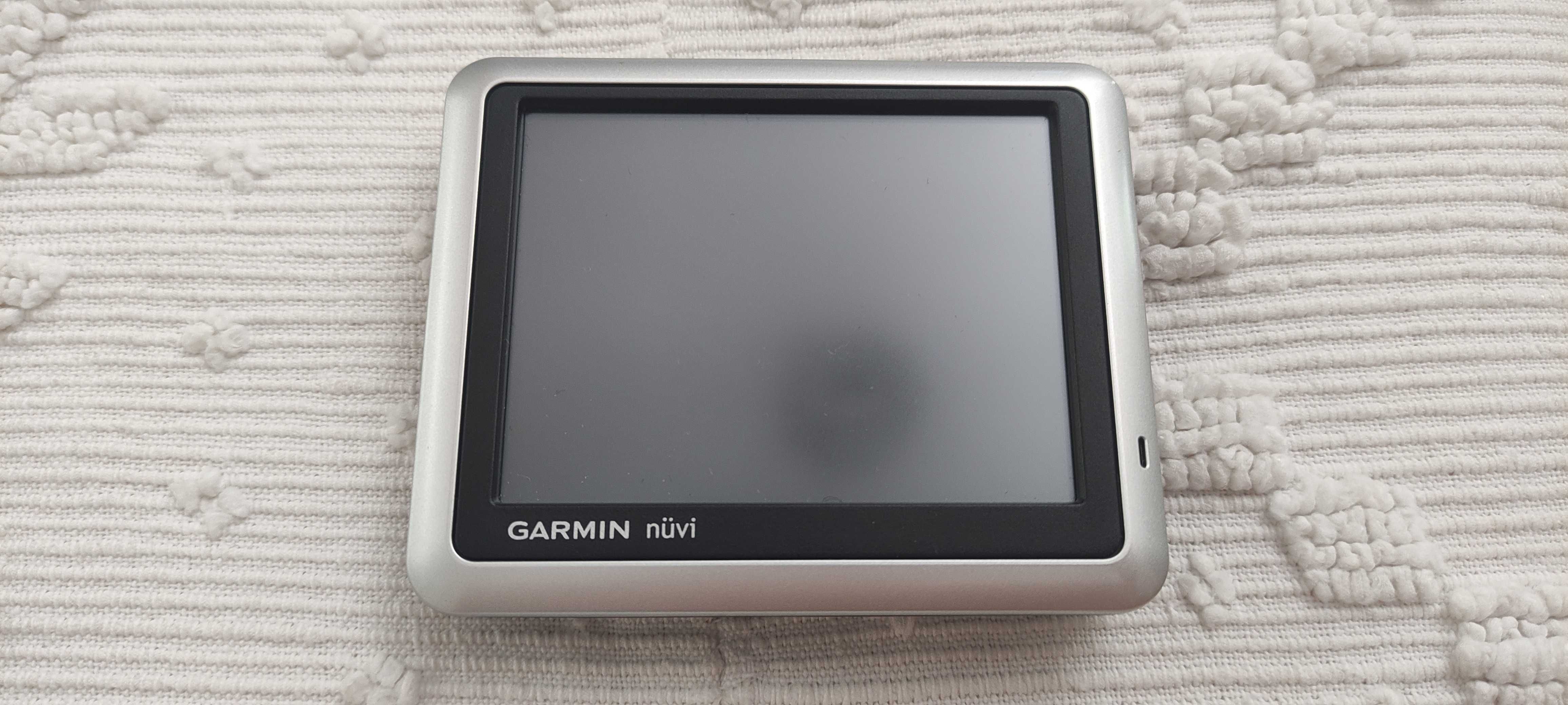Garmin Nuvi 1245 + Cartão de memória 8GB + Acessórios