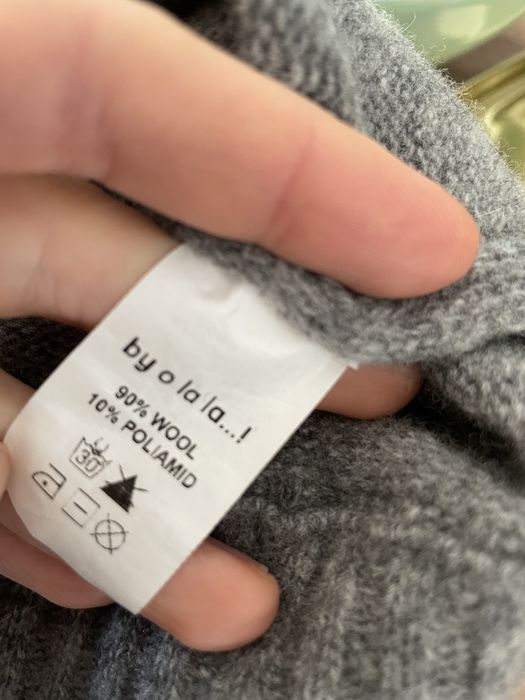 Asymetryczny swter wełniany „o la la”