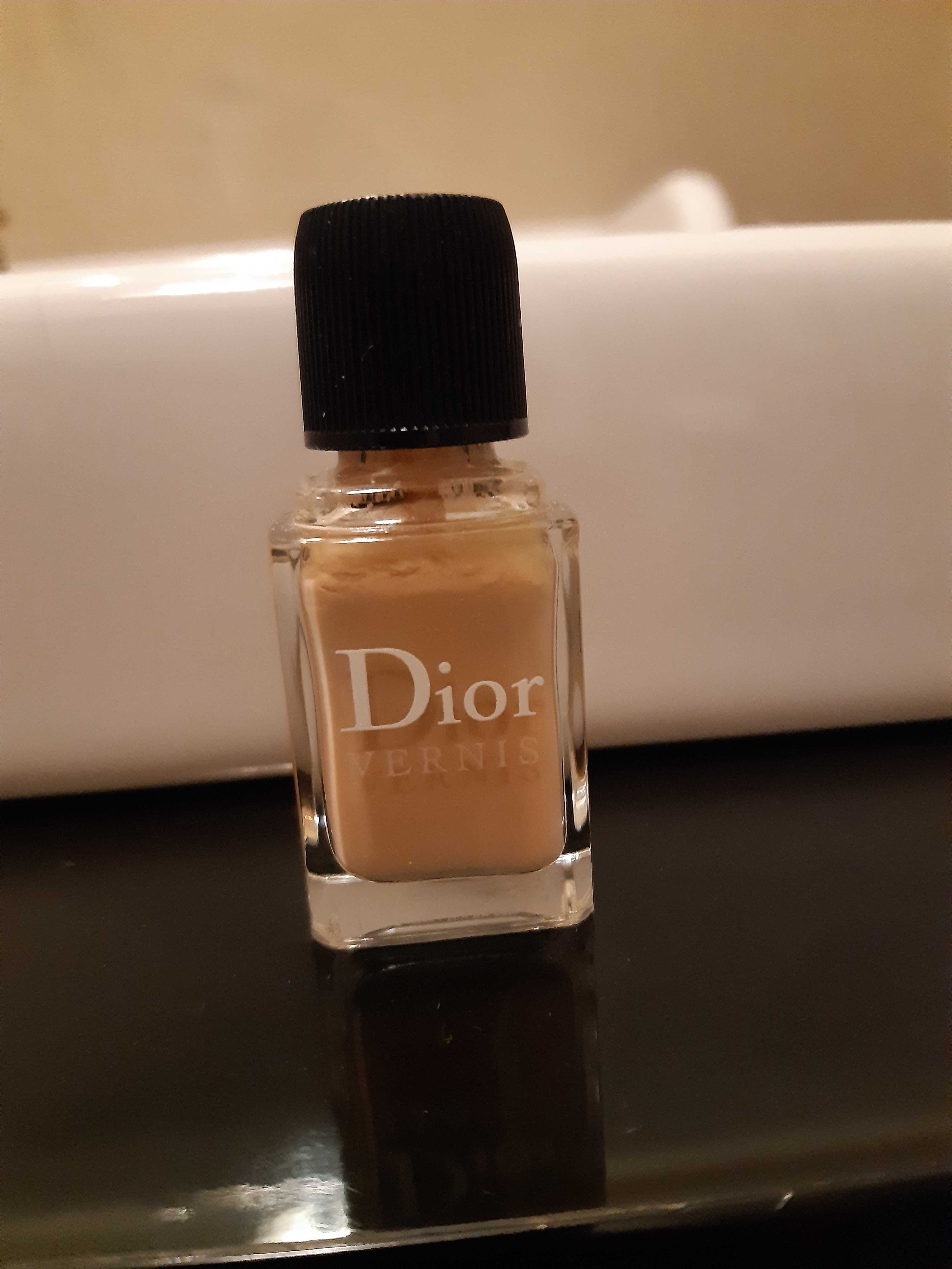 Lakier do paznokci Dior