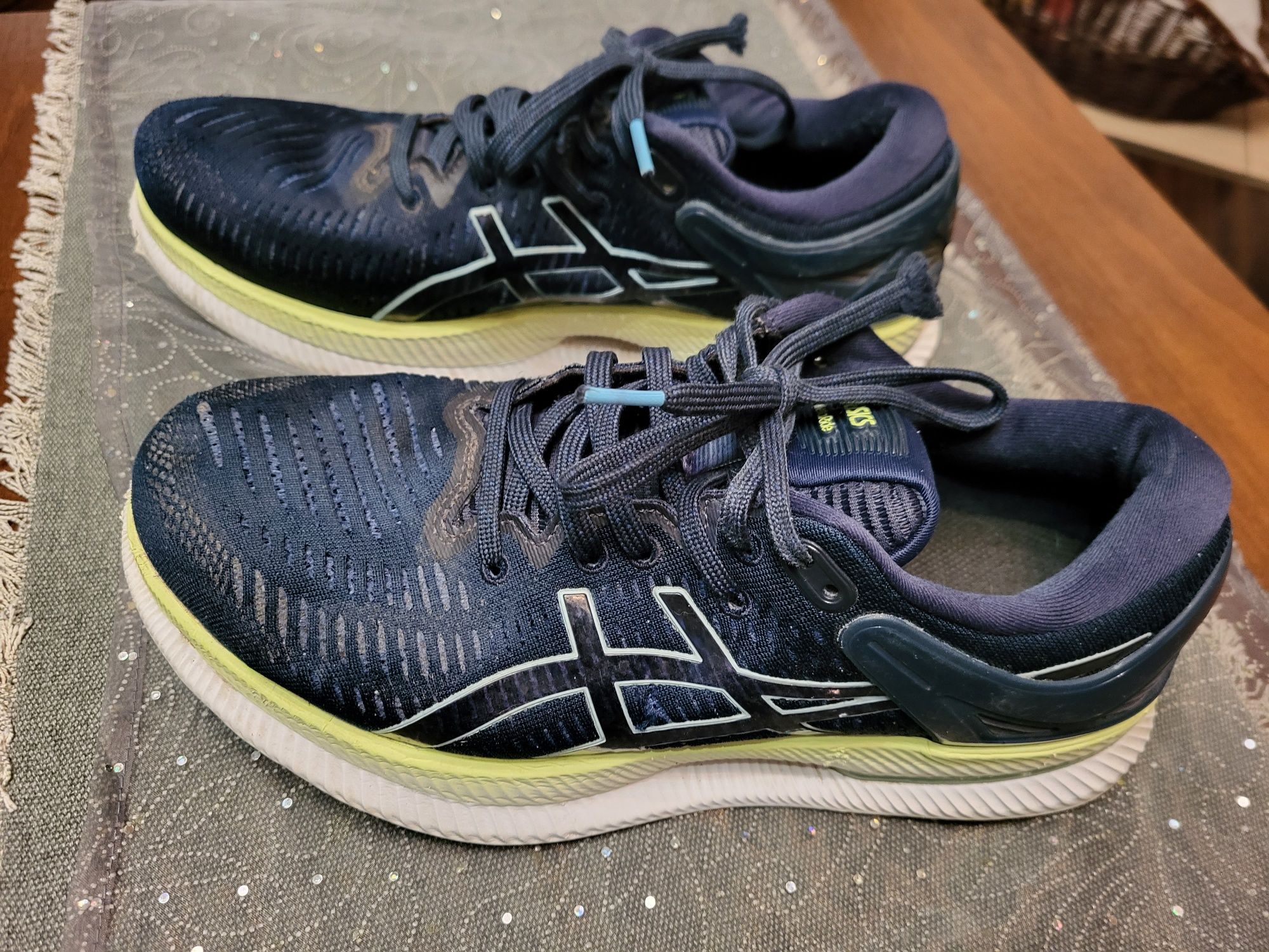 Buty sportowe, buty biegowe Asics Meta Ride  r.44