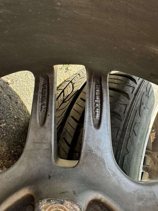 Продаю колеса фірмові на Порше Каєн.