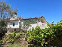 Casa para reconstrução total a 10 min da Praia Fluvial de Aldeia do Ma