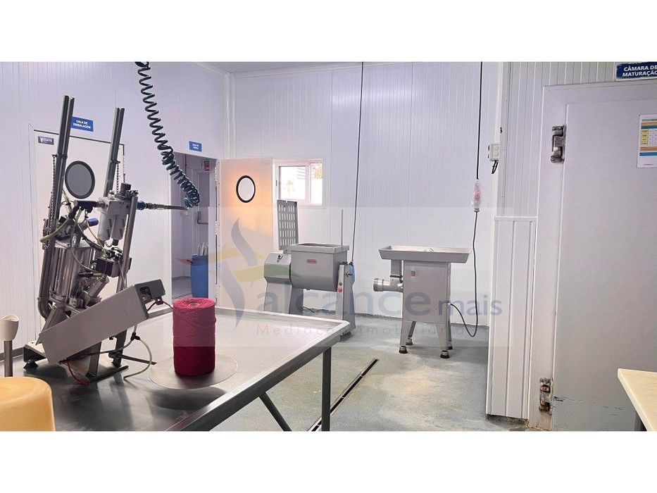 Fábrica pronta a laboral - SETOR ALIMENTAR