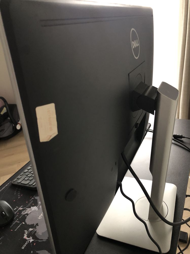Монітор Dell UZ2315Hf 23” Full HD IPS вебкамерою, мікрофоном і тд