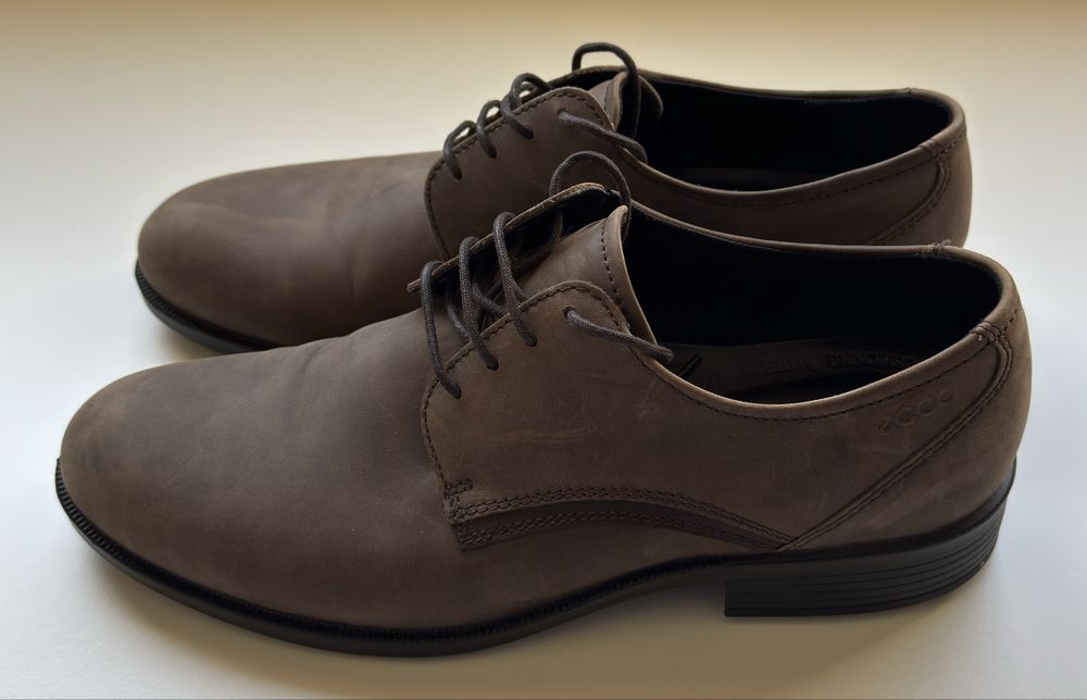 Sapatos de fato Ecco 44
