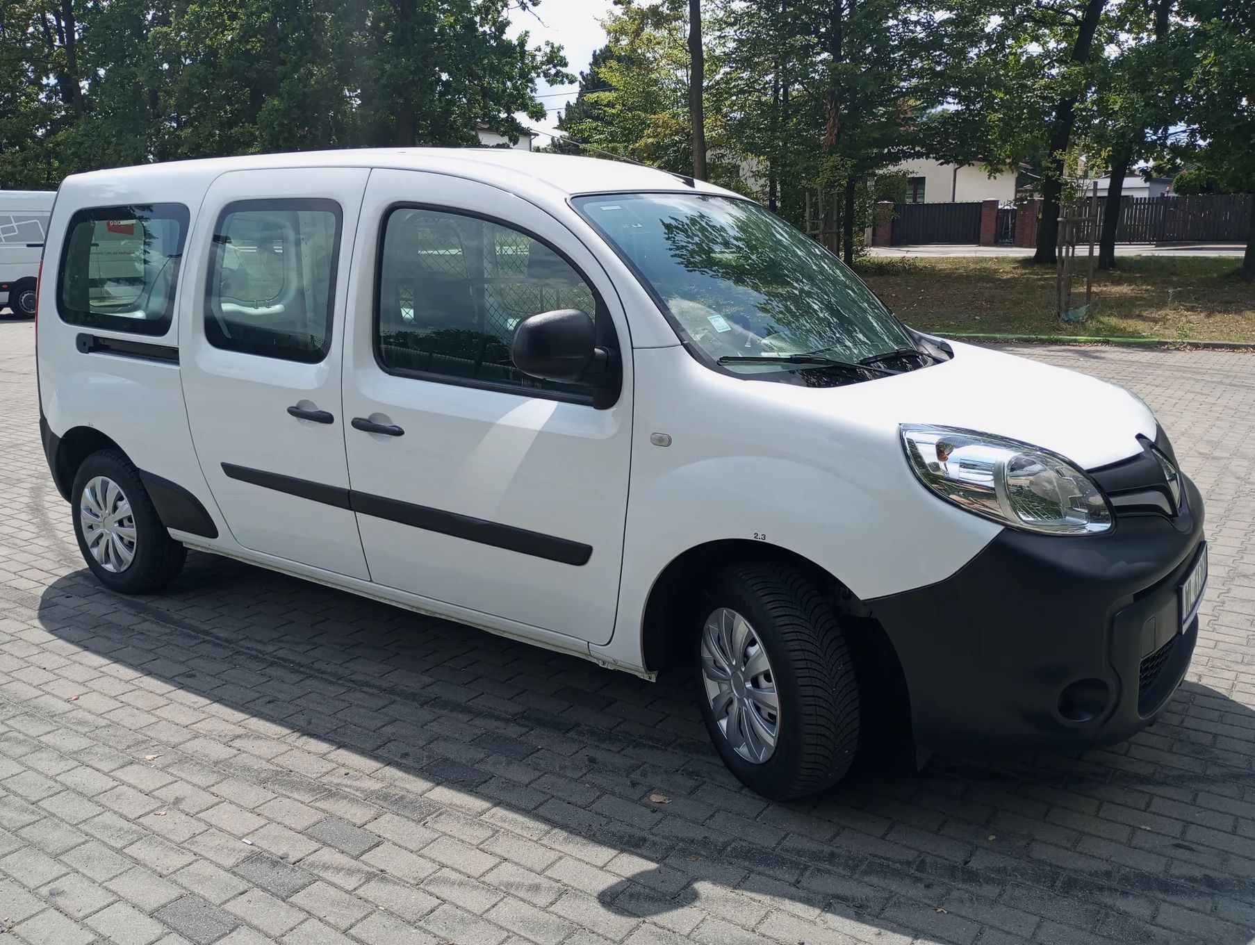 Renault Kangoo MAXI LONG stan jak nowy nowe opony i hamulce i olej vat 23