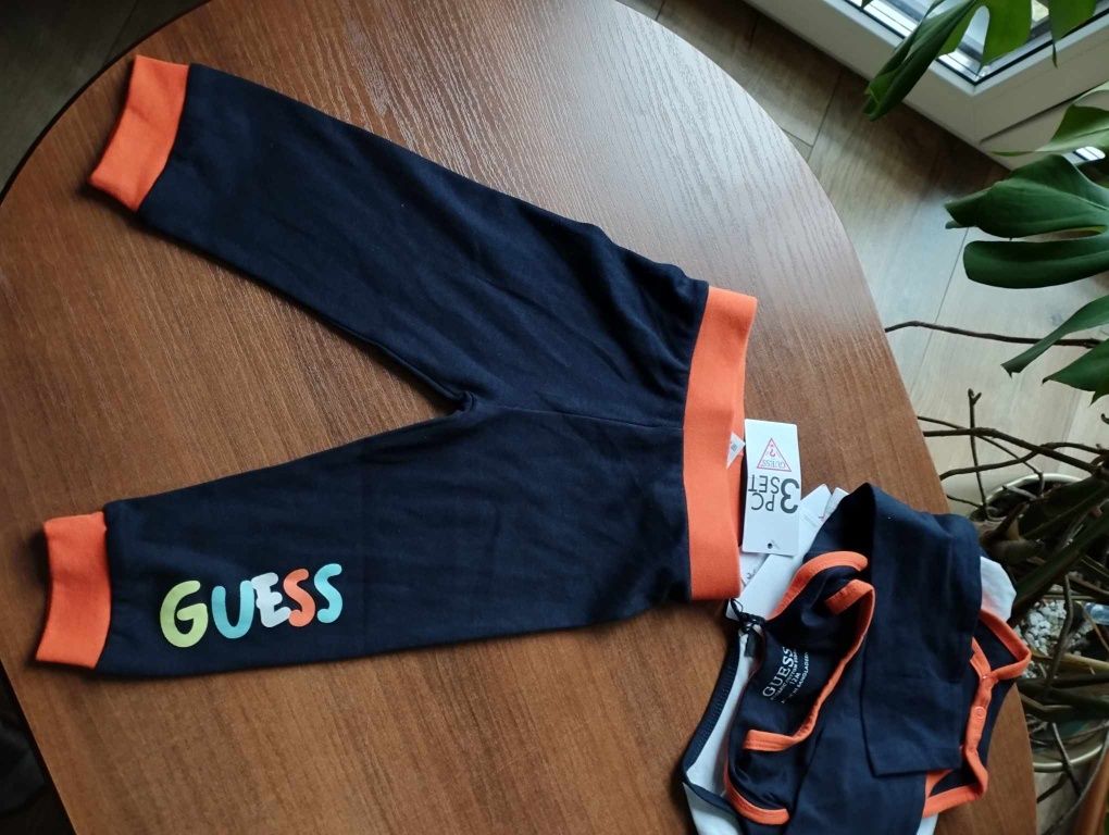 Komplet ubranek guess