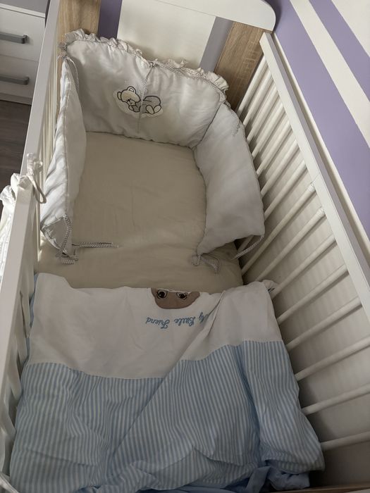 Łóżeczko z komoda i przewijakiem