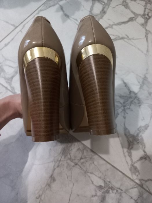 Туфлі жіночі бежеві