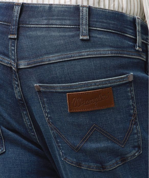 Wrangler Larston Slim Tapered Free to Stretch Marine Tint W36 L32