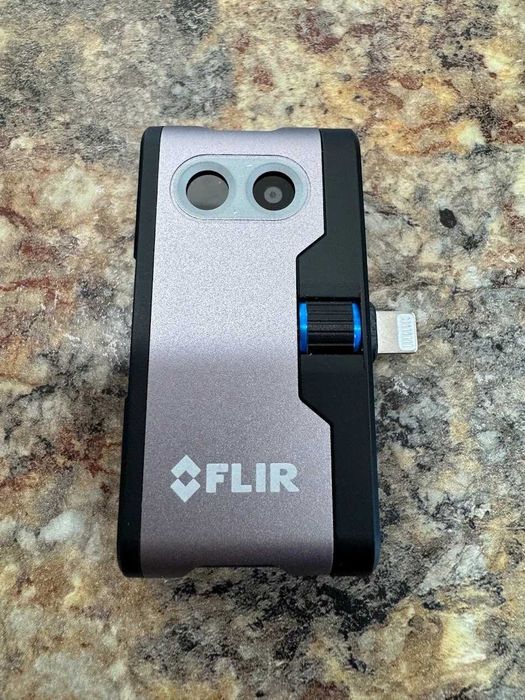alugo camera infravermelhos FlLIR ONE