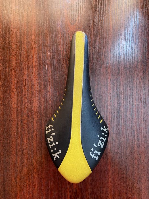 Сідло Fizik велосипедне