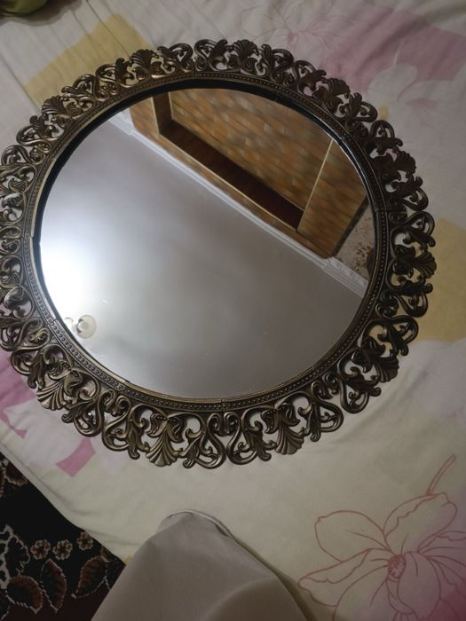 Продам декоративне кругле дзеркало у вінтажному стилі