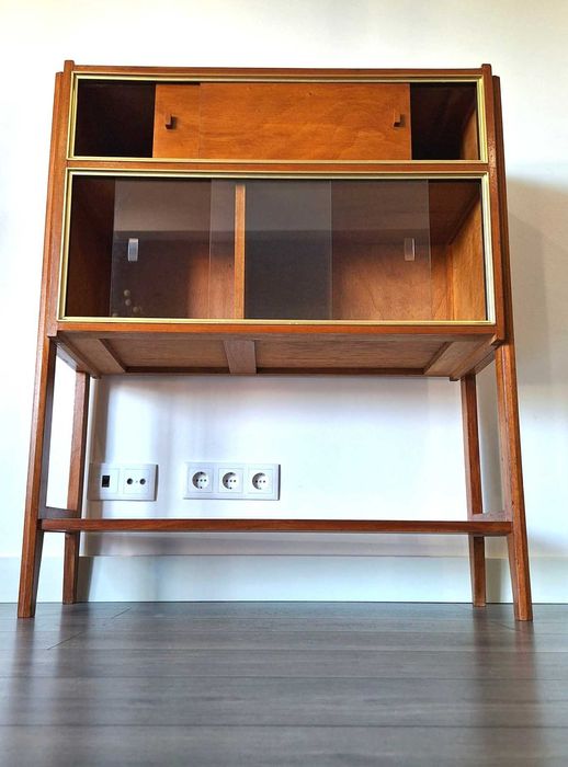 Estante Bar vintage. Vintage Bar Bookcase
