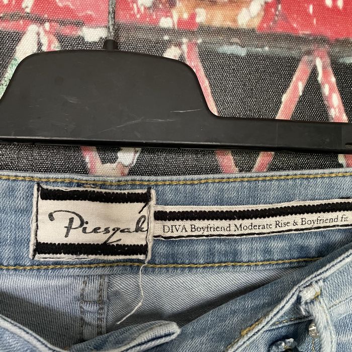 Spodnie jeansowe z dziurami Pieszak [27]