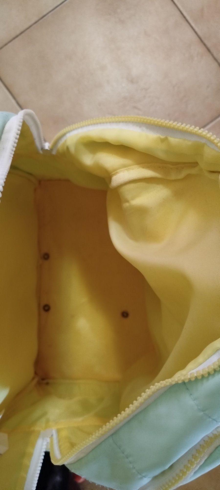 Mochila escolar com lancheira