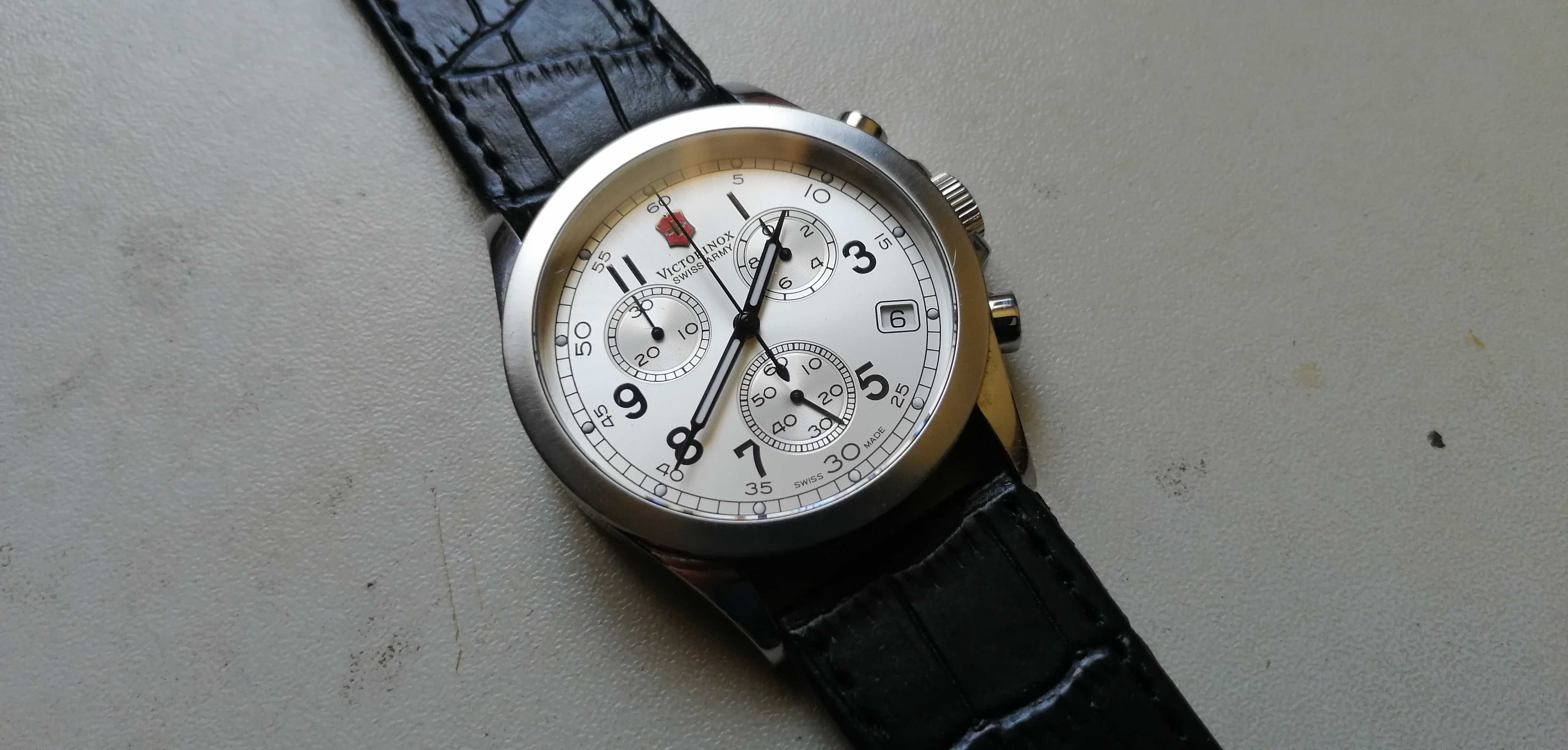 VICTORINOX - swiss army - zegarek