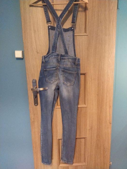 Jeansowe długie ogrodniczki