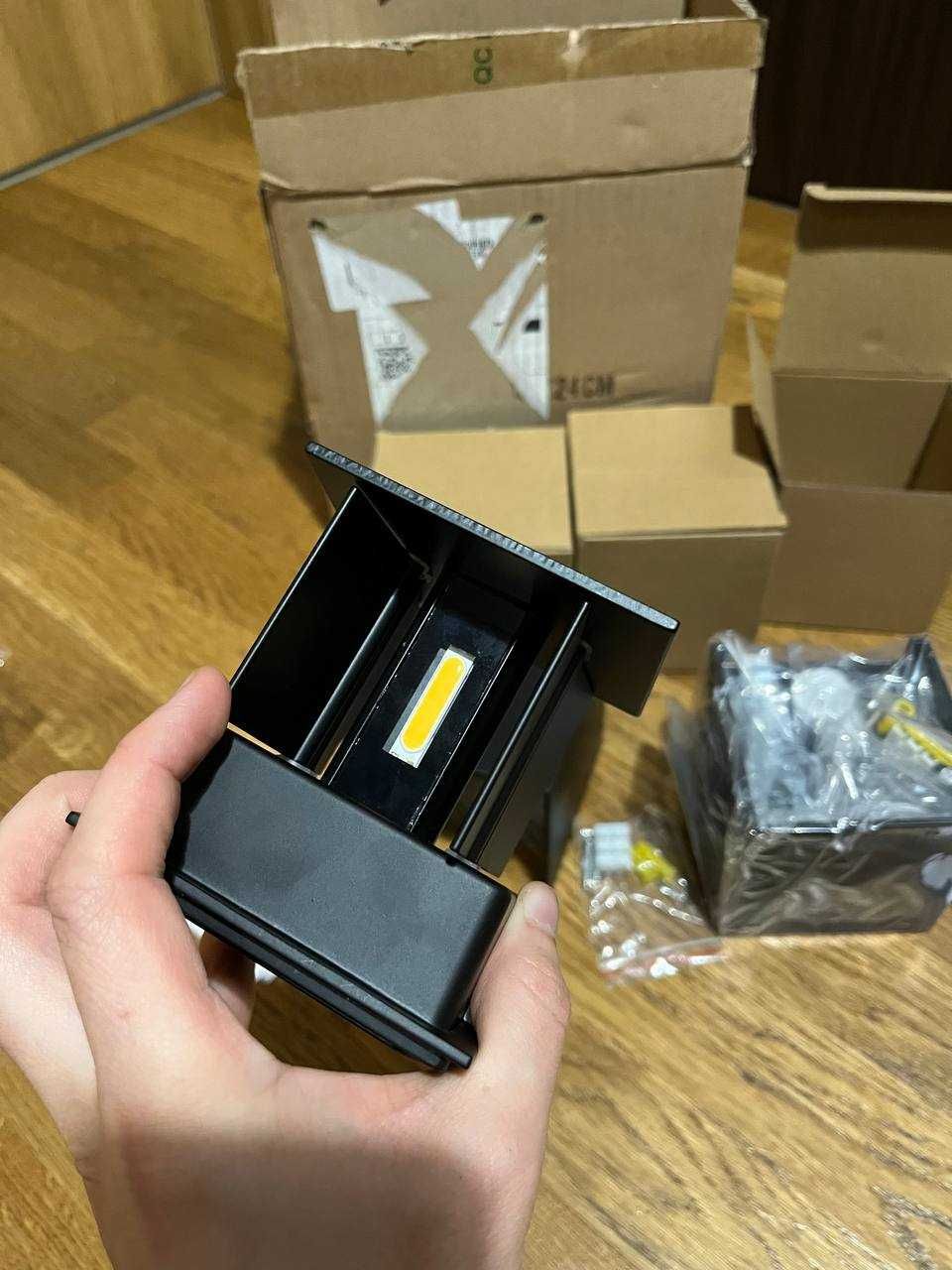 Lampa ścienna LED z czujnikiem ruchu, 12 W 4 szt.