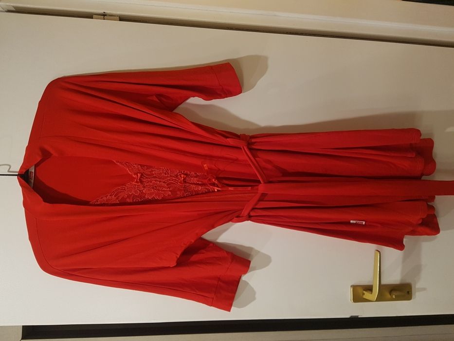 Walentynki. Nowy, piękny komplet: szlafrok z koszulką De Lafense