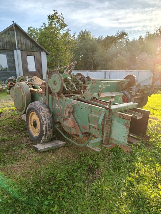 Prasa kostka John Deere 214T