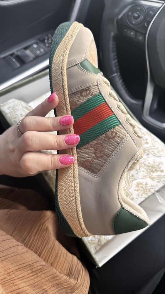 Нові GUCCI 38