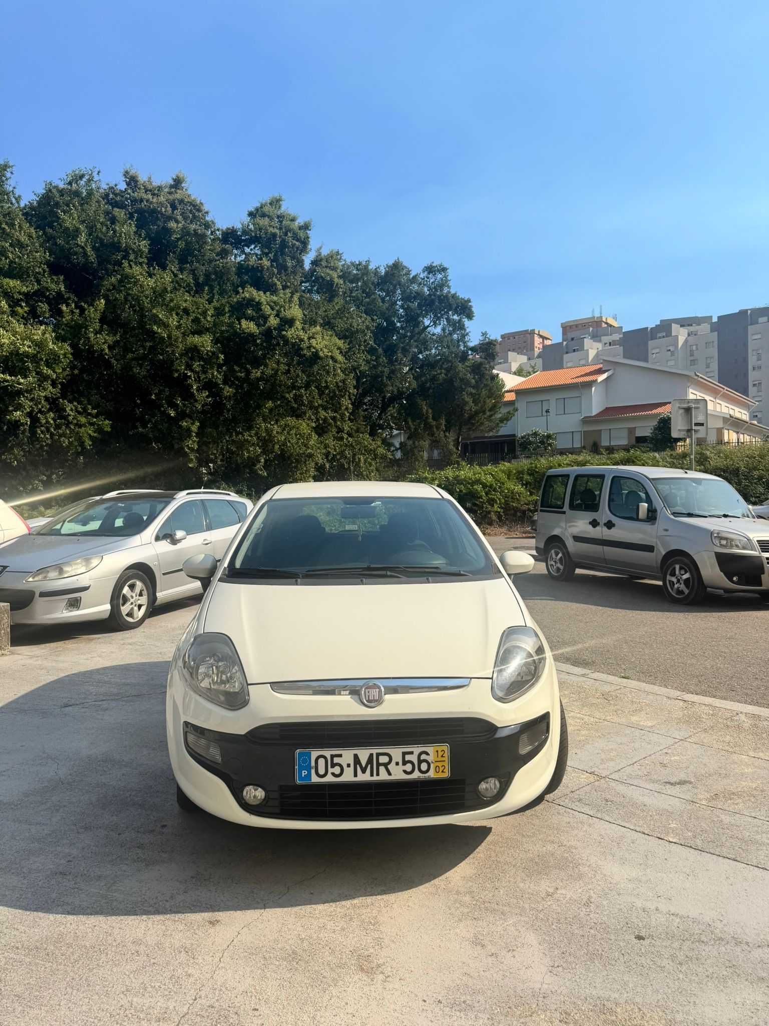 Fiat Punto 2012 – Gasolina + GPL – Muito económico