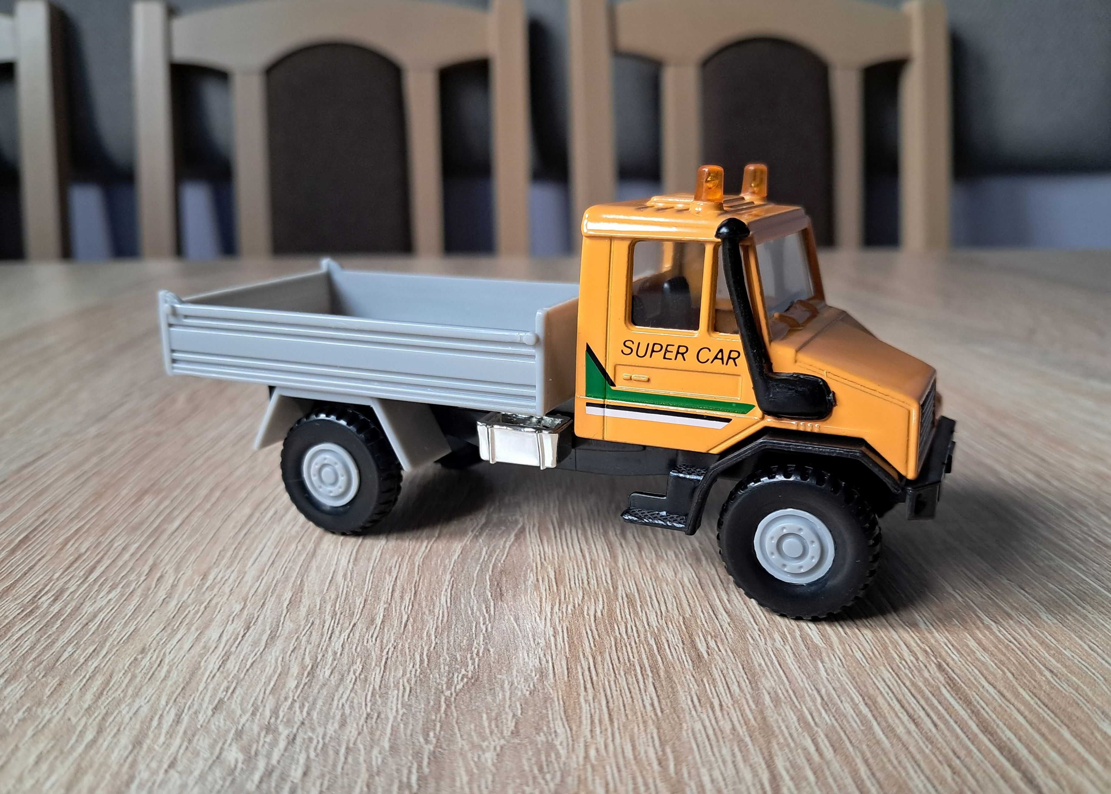 Dwa modele Mercedes-Benz Unimog skala 1:43 Welly