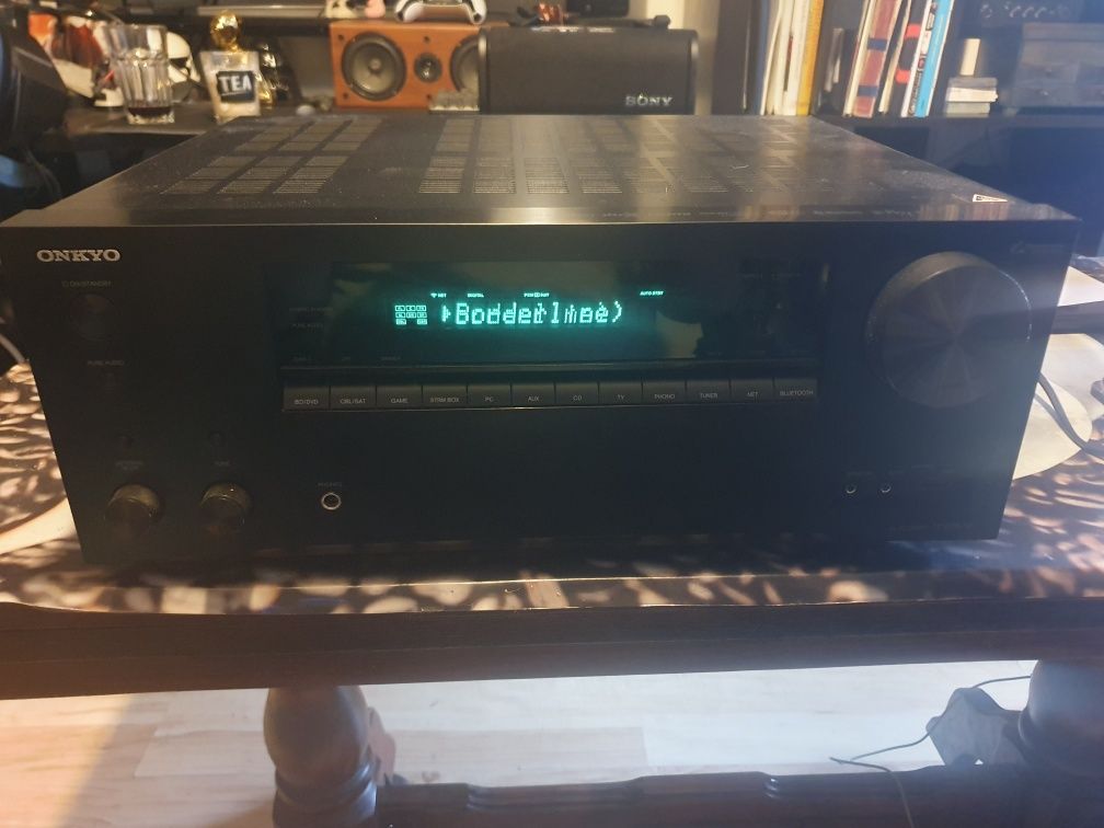 Amplituner Onkyo 676e