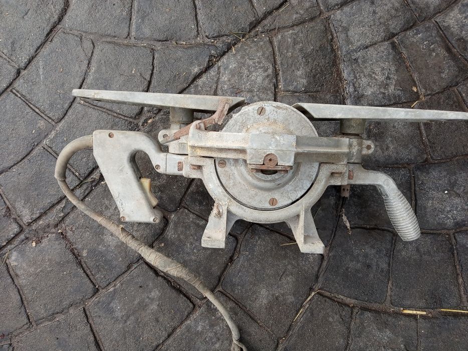 Рубанок електрический