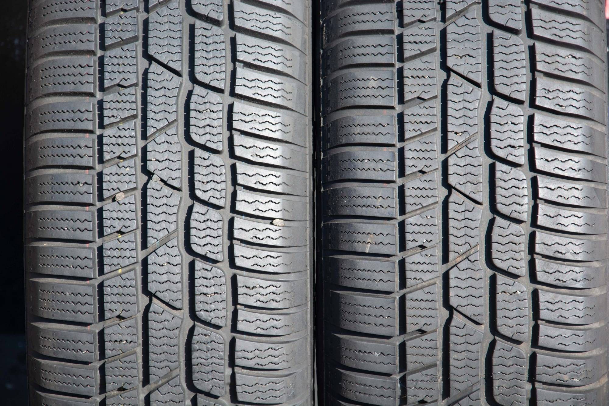 Opony 215/65R17 zima 215/65/17 CONTINENTAL (osobowe) OU11083