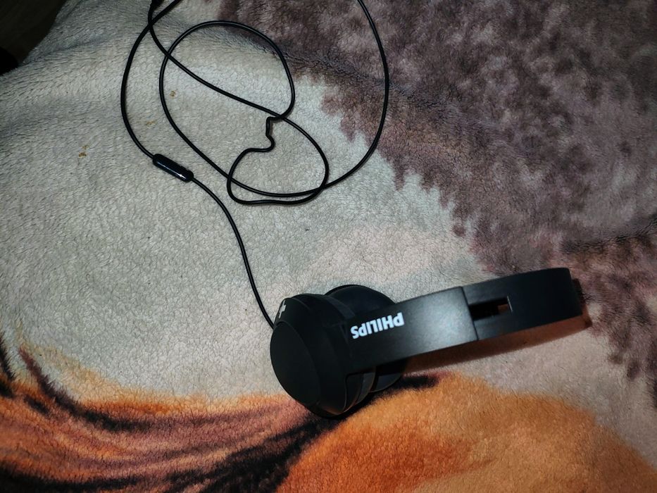 Słuchawki Philips nauszne jak nowe czarne