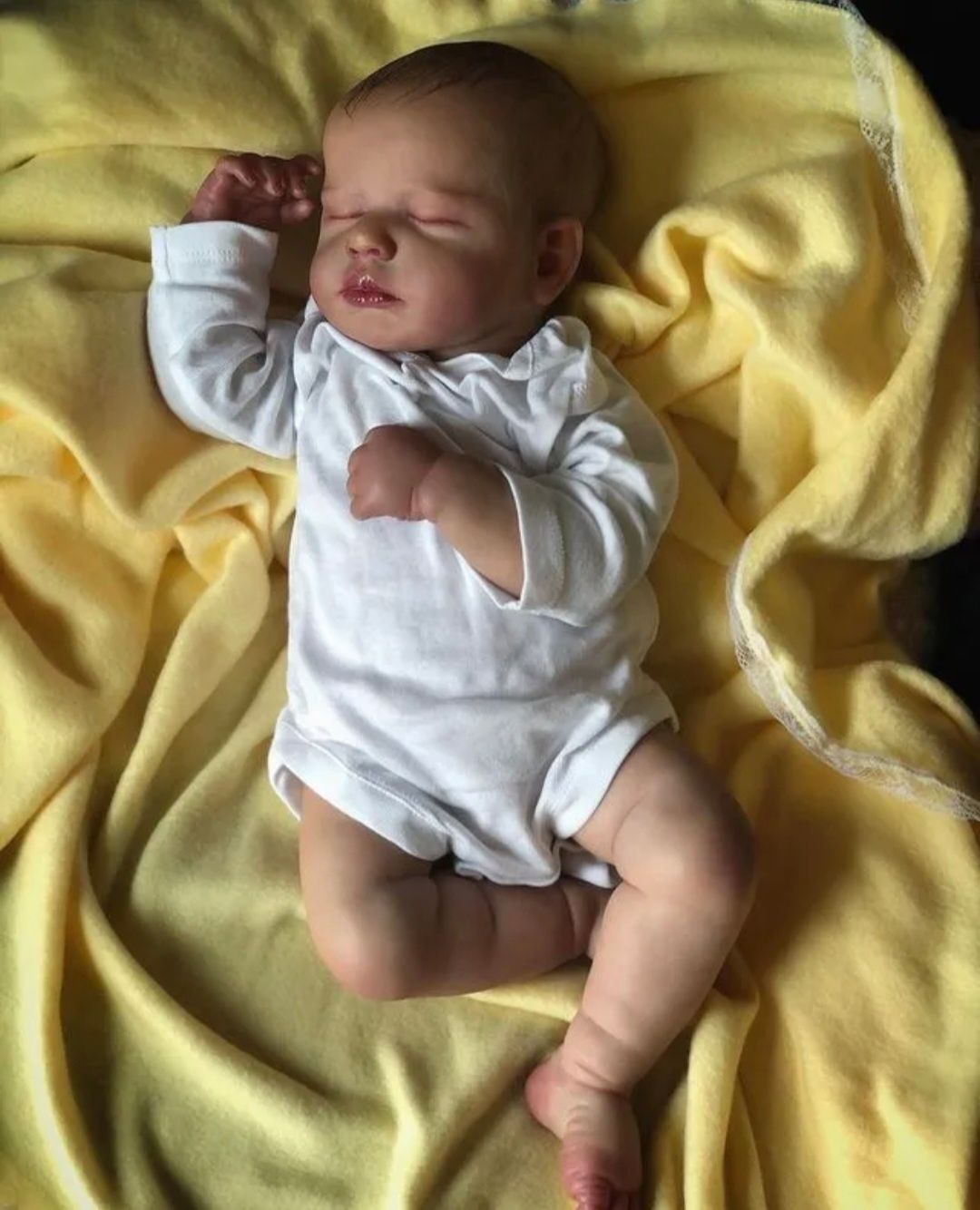 Realistyczna lalka typu Reborn śpiący bobas Śliczna nowa