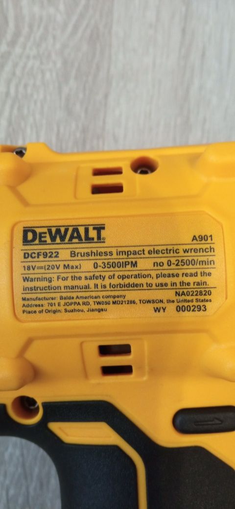 Гайковерт DeWalt DCF922