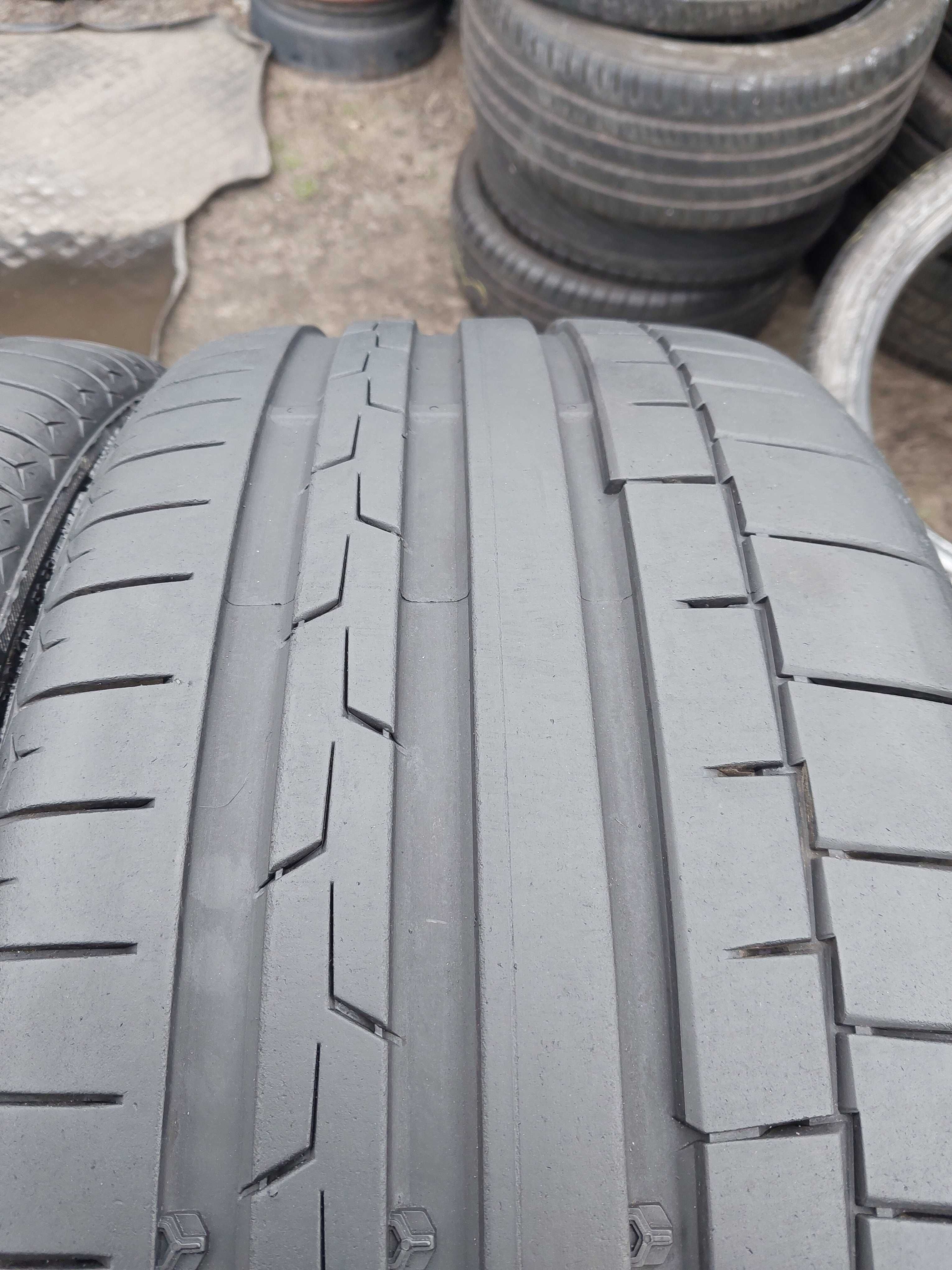 Opony letnie 245.30.20 Continental w bardzo dobrym stanie