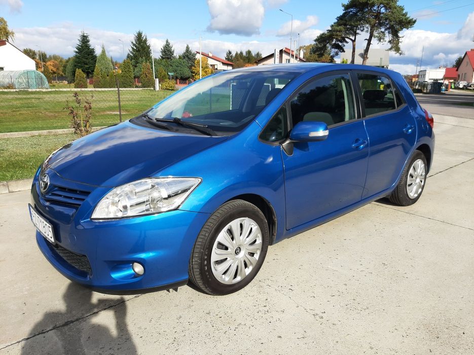 Toyota Auris 1,6 lift sprowadzona zarejestrowana faktura super stan