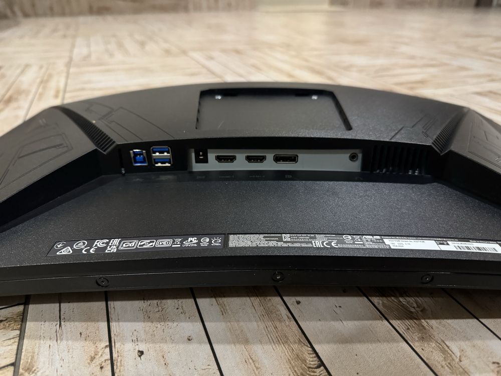 Ігровий монітор Asus (тріщина на екрані)