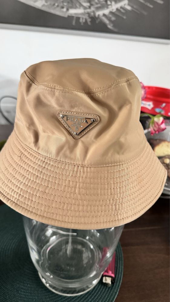 Prada beret nylon bez