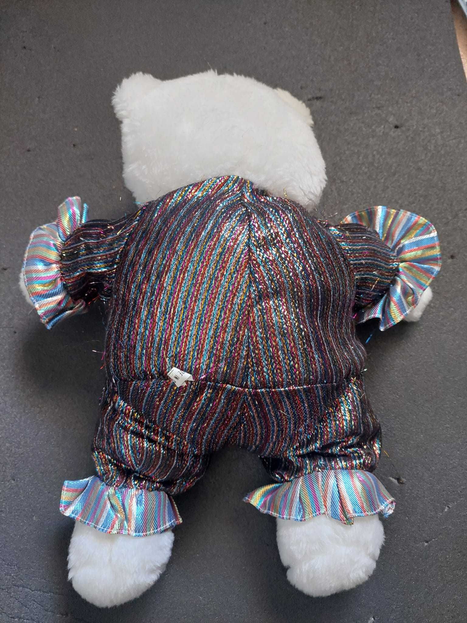 Peluche urso branco com roupa brilhante