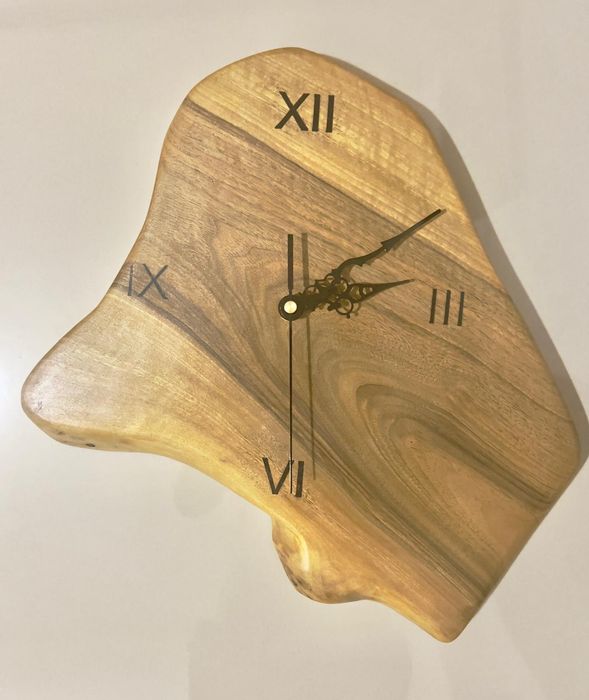Zegar z drewna orzech włoski