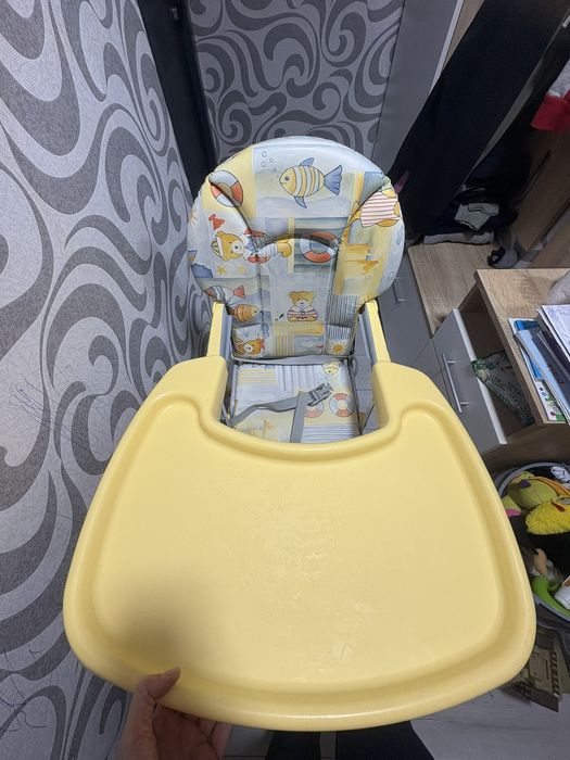 Дитяче годувальне крісло