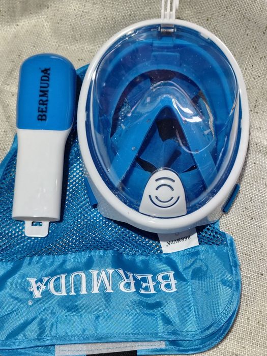 Маски для снорклінгу.