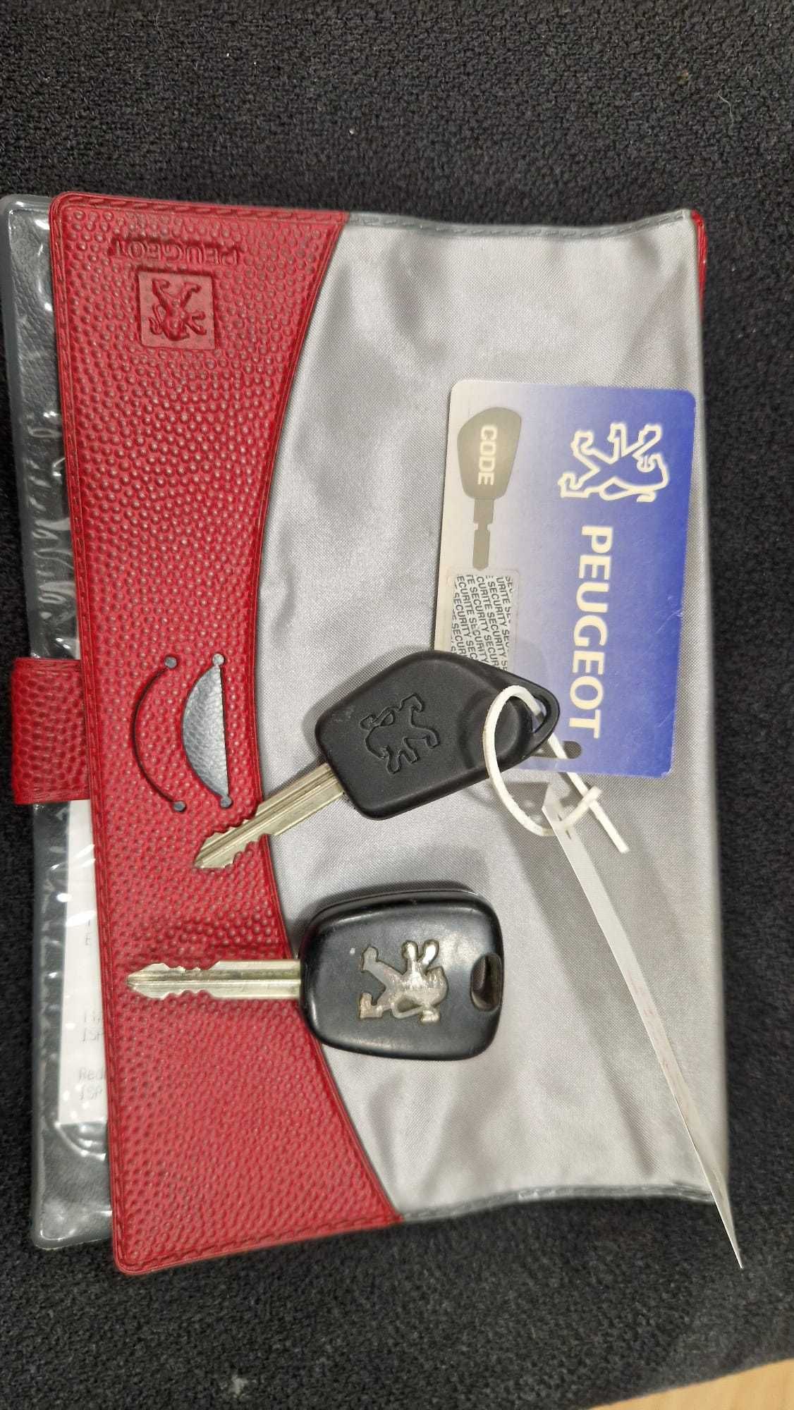 Peugeot Partner 2.0 HDI 2006 com Ar/Cond.