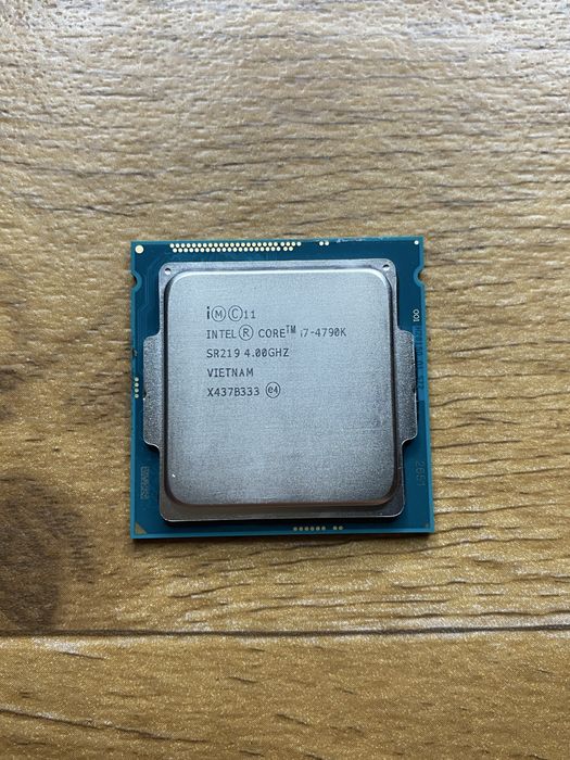 Процессор intel core i7 4790k 4 ядра 8 потоков 4.4 Ггц частота идеал