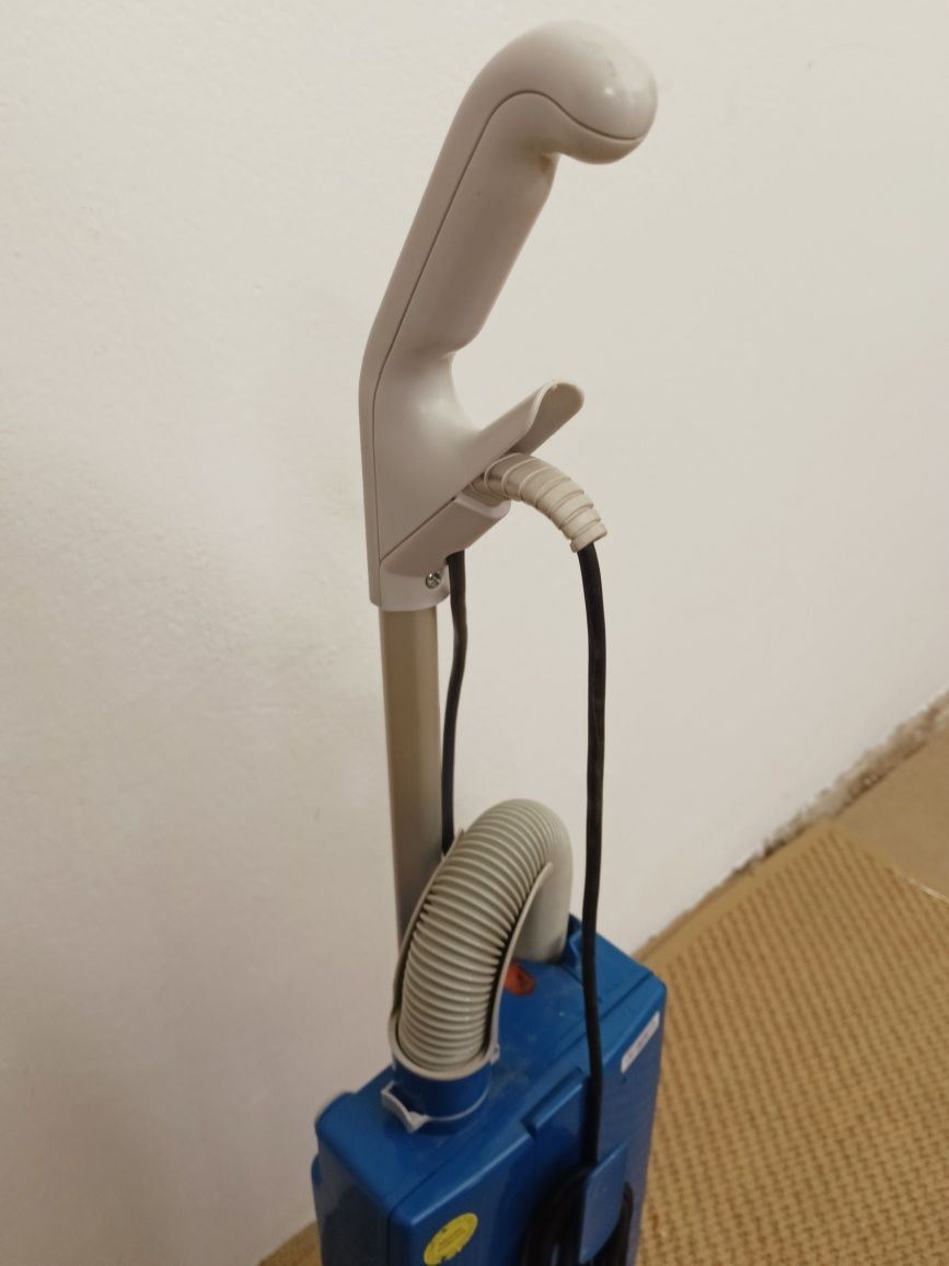 Profesjonalny odkurzacz do dywanów, podłóg -Floormatic 360.