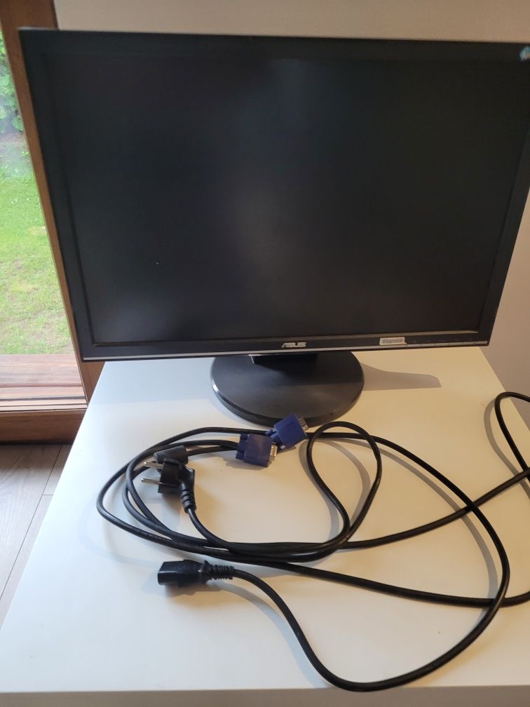 Monitor LCD ASUS 22"