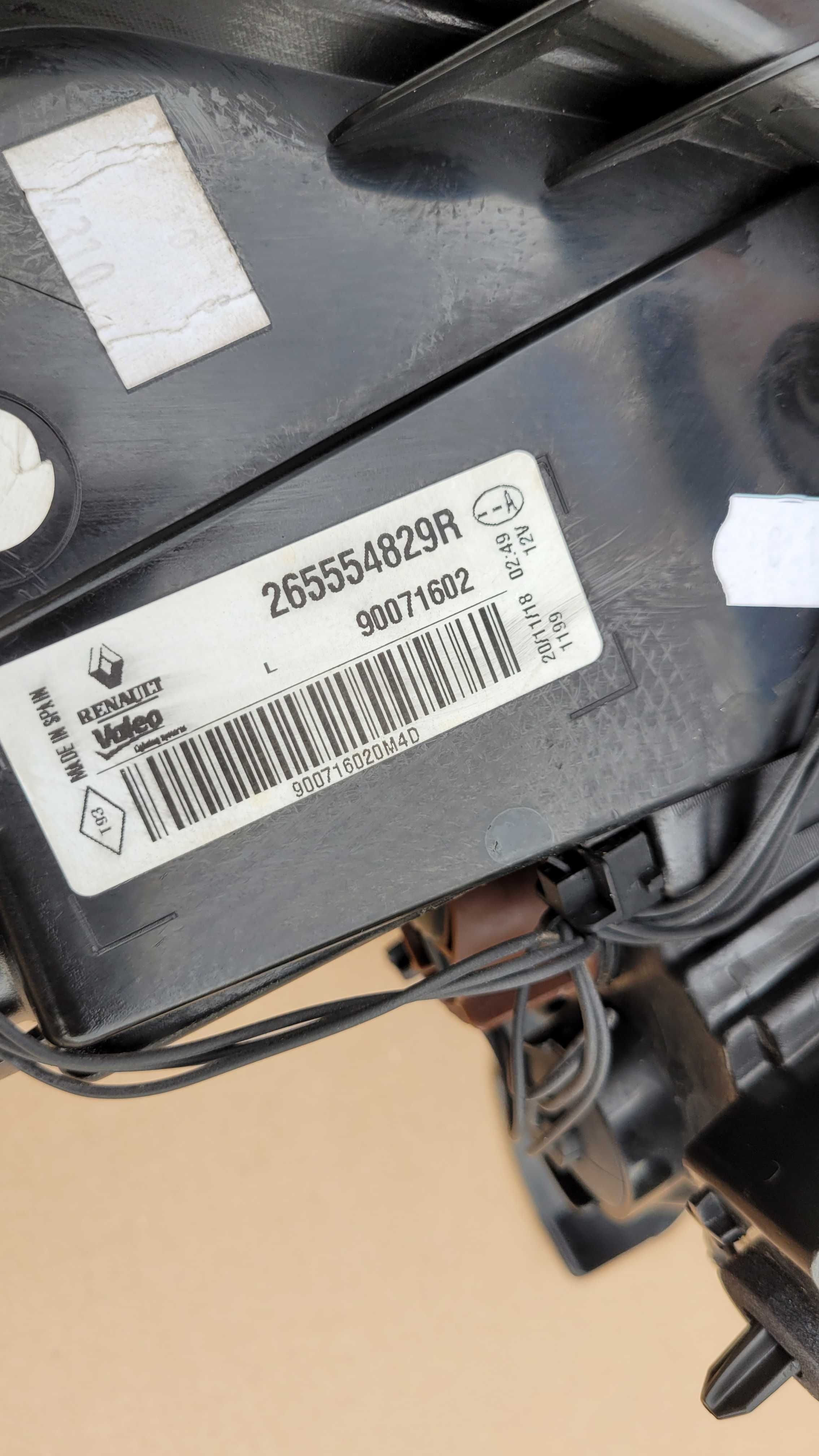Renault megane IV 4 lewa lampa tylna w błotnik